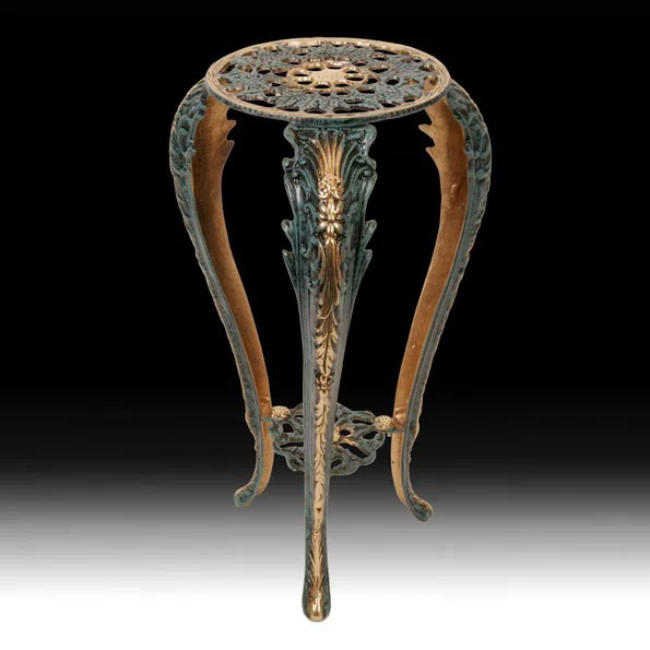 Столик из бронзы для вазы